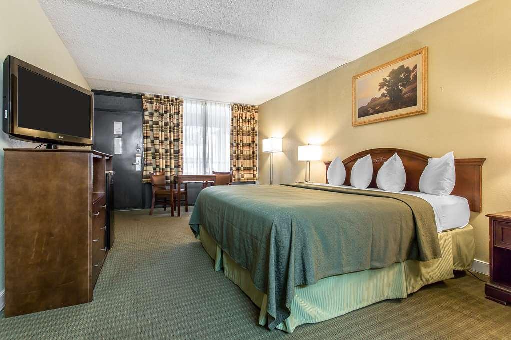 Rodeway Inn ロートン 部屋 写真