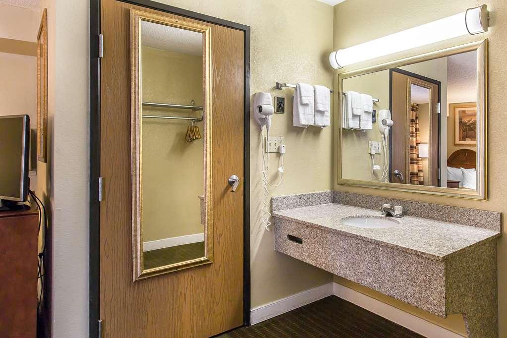 Rodeway Inn ロートン 部屋 写真